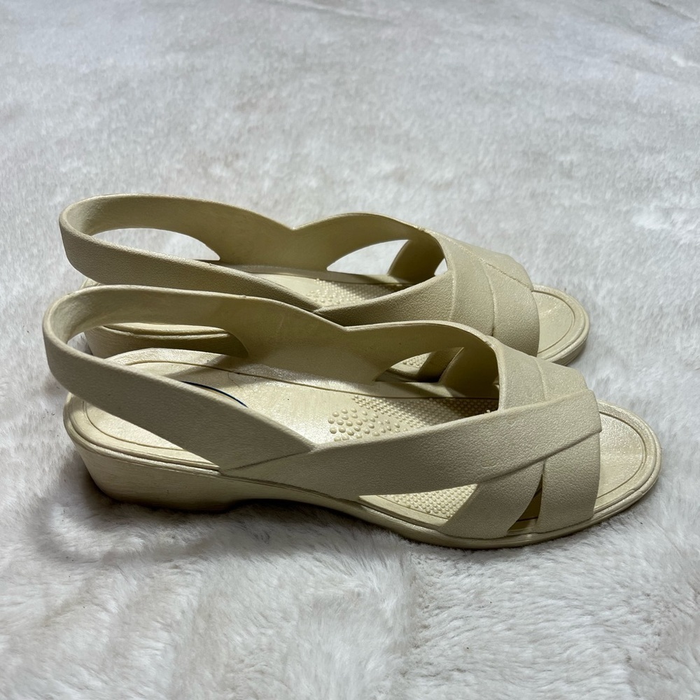 Okabashi Women's Cream Slingback Sandals